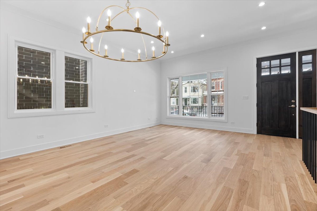 2433 W Cuyler Avenue, Chicago, IL, 60618 2 2433 W Cuyler Avenue