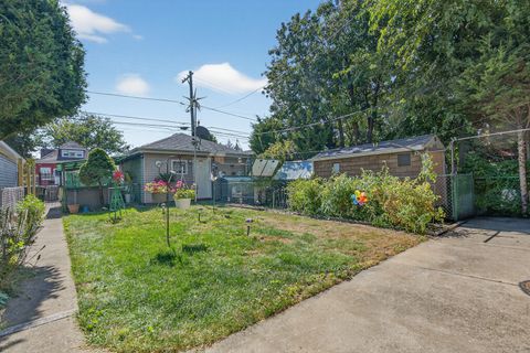 Tiny photo for 3909 W 60th Place, Chicago, IL 60629 (MLS # 12475189)