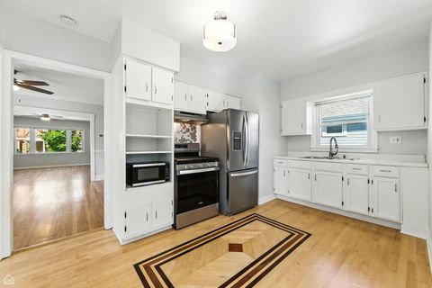 Tiny photo for 1024 Ferdinand Avenue, Forest Park, IL 60130 (MLS # 12479541)