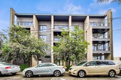 815 N Richmond Street 301 Chicago IL 60622