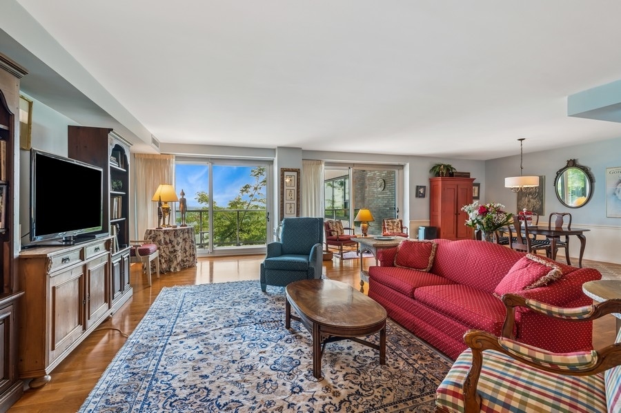 1616 Sheridan Road 3E