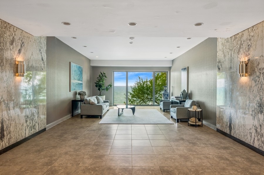 1616 Sheridan Road 3E