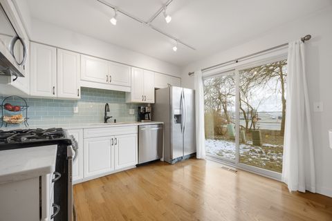 Tiny photo for 142 Aberdeen Court, Geneva, IL 60134 (MLS # 12561187)