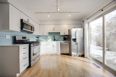 Tiny photo for 142 Aberdeen Court, Geneva, IL 60134 (MLS # 12561187)