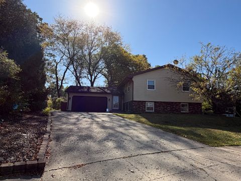 Tiny photo for 2041 Winchester Drive, Freeport, IL 61032 (MLS # 12500127)