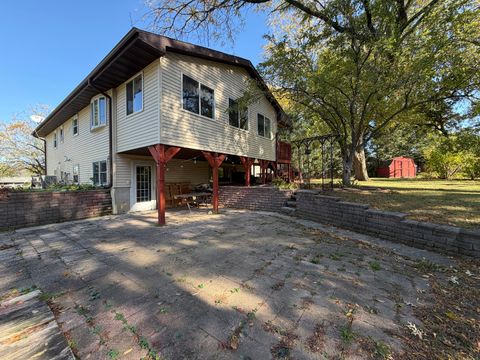 Tiny photo for 2041 Winchester Drive, Freeport, IL 61032 (MLS # 12500127)