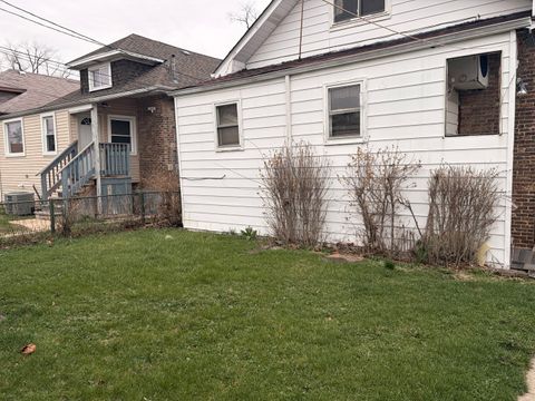 Tiny photo for 134 Bellwood Avenue, Bellwood, IL 60104 (MLS # 12611182)