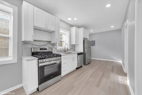 Tiny photo for 8404 S Exchange Avenue, Chicago, IL 60617 (MLS # 12513740)