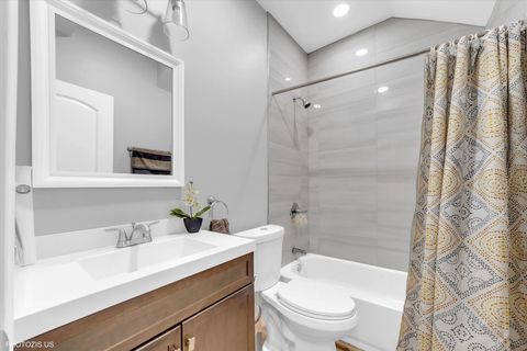 Tiny photo for 8404 S Exchange Avenue, Chicago, IL 60617 (MLS # 12513740)