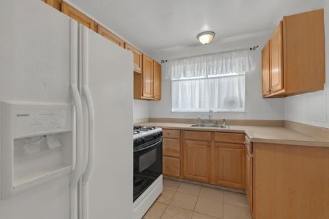 Tiny photo for 6146 N Damen Avenue #3H, Chicago, IL 60659 (MLS # 12636291)