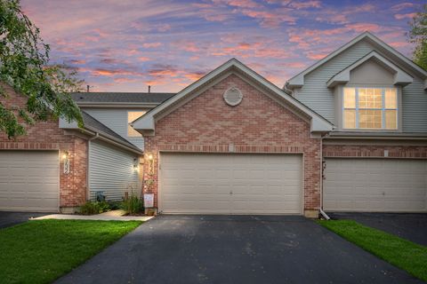 Tiny photo for 730 Stuarts Drive #730, St. Charles, IL 60174 (MLS # 12473444)
