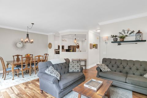 Tiny photo for 730 Stuarts Drive #730, St. Charles, IL 60174 (MLS # 12473444)