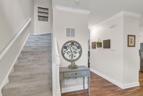Tiny photo for 730 Stuarts Drive #730, St. Charles, IL 60174 (MLS # 12473444)