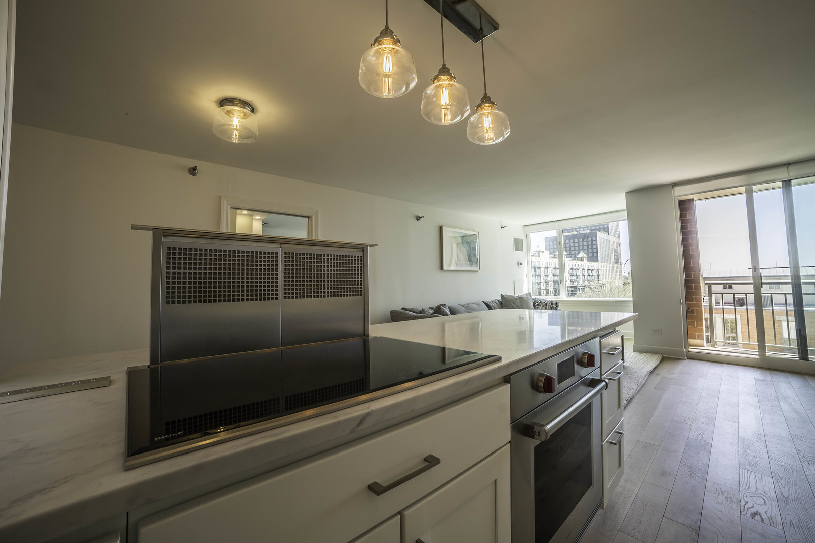 440 N Mcclurg Court 513