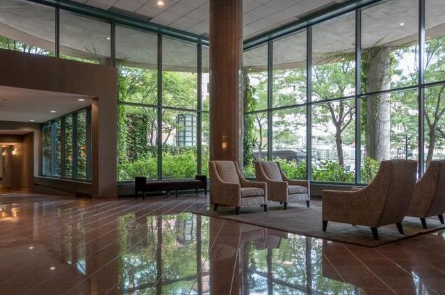 440 N Mcclurg Court 513