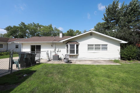 Tiny photo for 2055 Shepard Road, Hoffman Estates, IL 60169 (MLS # 12727142)
