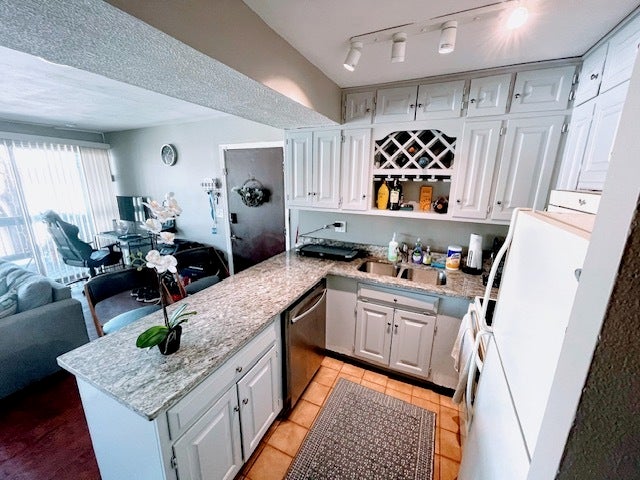 5543 E Lake Drive A