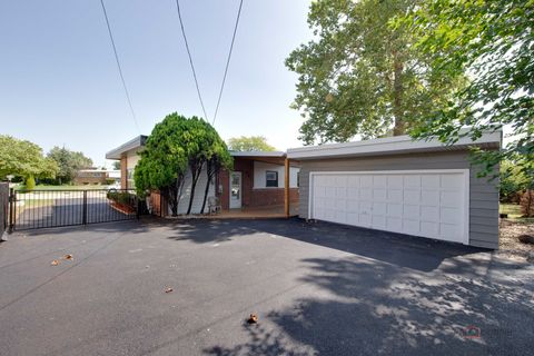 A home in Norridge