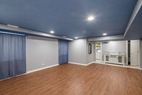 Tiny photo for 9829 S 51st Avenue, Oak Lawn, IL 60453 (MLS # 12606185)