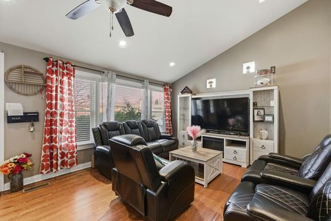 Tiny photo for 9829 S 51st Avenue, Oak Lawn, IL 60453 (MLS # 12606185)