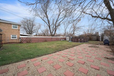 Tiny photo for 9829 S 51st Avenue, Oak Lawn, IL 60453 (MLS # 12606185)