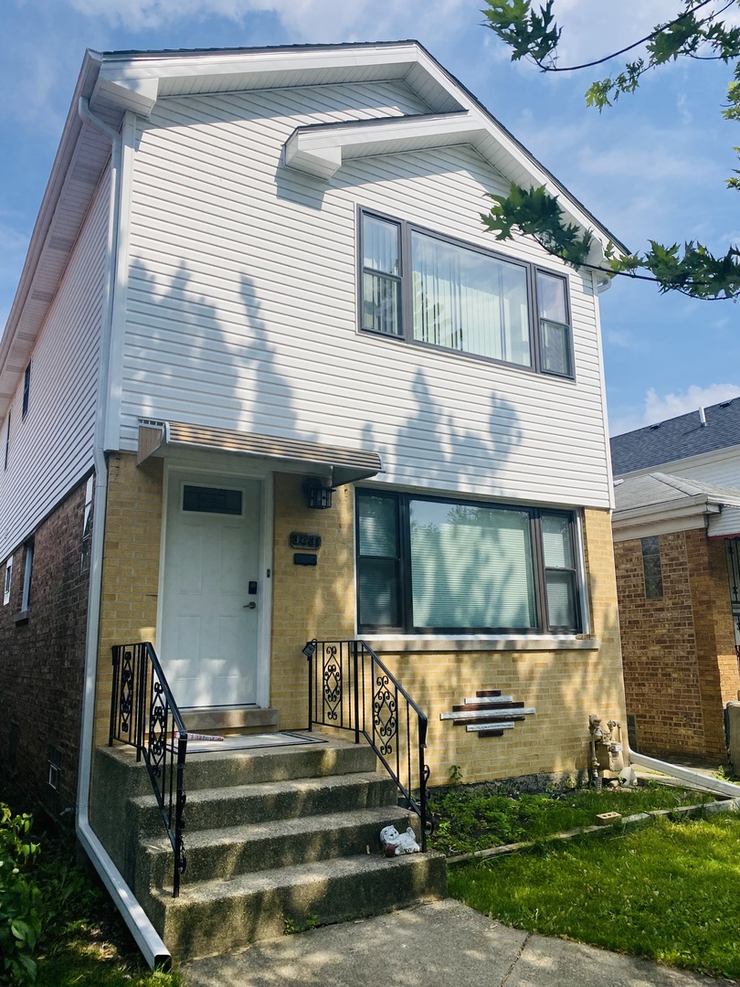 3431 N Kostner Avenue
