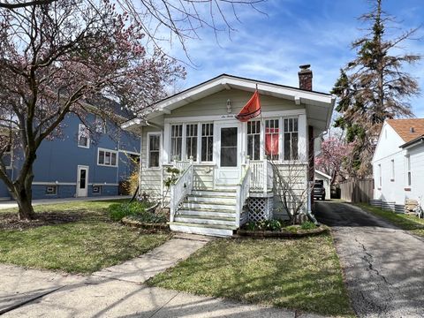 Photo of 636 N Stone Avenue, La Grange Park, IL 60526 (MLS # 12384195)