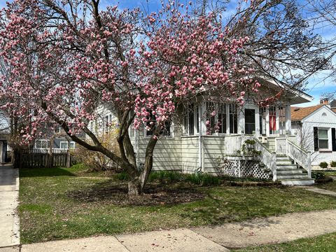 Tiny photo for 636 N Stone Avenue, La Grange Park, IL 60526 (MLS # 12384195)