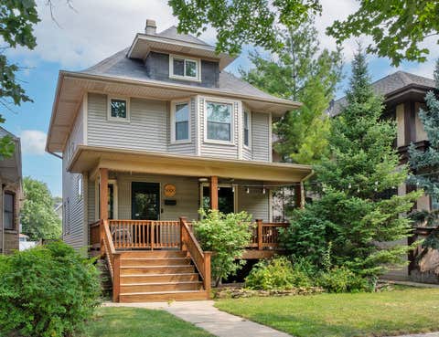 Photo of 5000 W Berteau Avenue, Chicago, IL 60641 (MLS # 12717480)