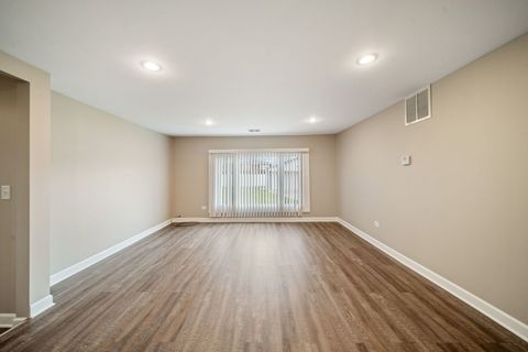 Tiny photo for 7949 Newland Avenue, Burbank, IL 60459 (MLS # 12520970)