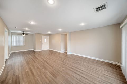 Tiny photo for 7949 Newland Avenue, Burbank, IL 60459 (MLS # 12520970)