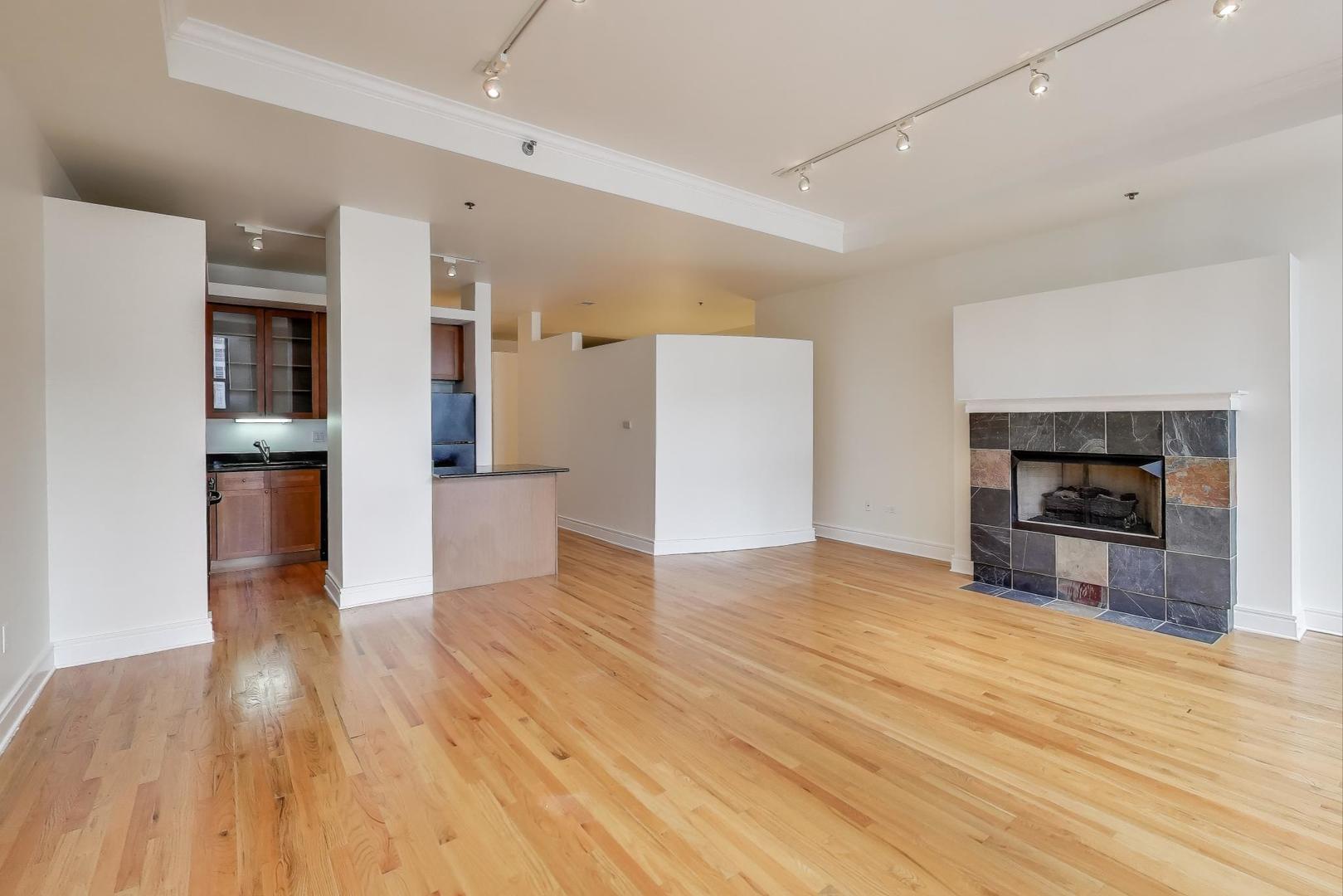 212 W Washington Street 1708