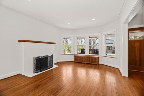 Tiny photo for 732 S Kenilworth Avenue, Oak Park, IL 60304 (MLS # 12640672)