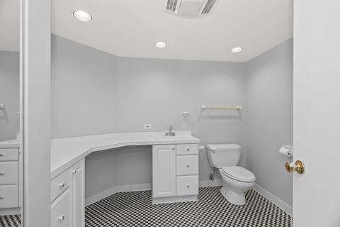 Tiny photo for 732 S Kenilworth Avenue, Oak Park, IL 60304 (MLS # 12640672)