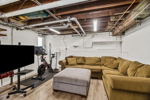 Tiny photo for 732 S Kenilworth Avenue, Oak Park, IL 60304 (MLS # 12640672)