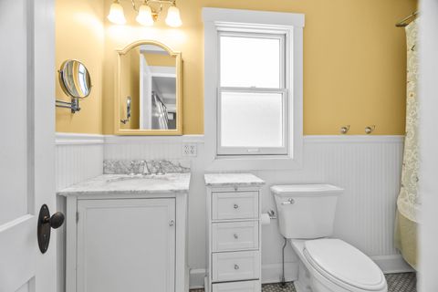 Tiny photo for 732 S Kenilworth Avenue, Oak Park, IL 60304 (MLS # 12640672)