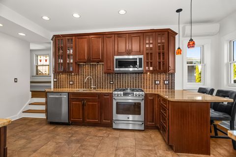Tiny photo for 732 S Kenilworth Avenue, Oak Park, IL 60304 (MLS # 12640672)