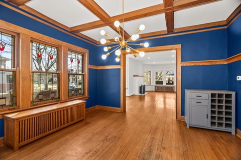 Tiny photo for 732 S Kenilworth Avenue, Oak Park, IL 60304 (MLS # 12640672)