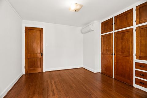 Tiny photo for 732 S Kenilworth Avenue, Oak Park, IL 60304 (MLS # 12640672)