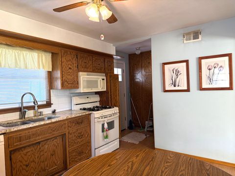 Tiny photo for 6048 Washington Street, Chicago Ridge, IL 60415 (MLS # 12600347)