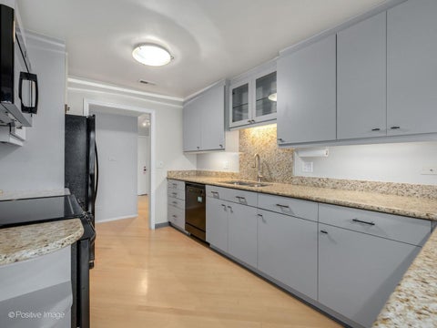 Tiny photo for 701 Lake Hinsdale Drive #410, Willowbrook, IL 60527 (MLS # 12764559)