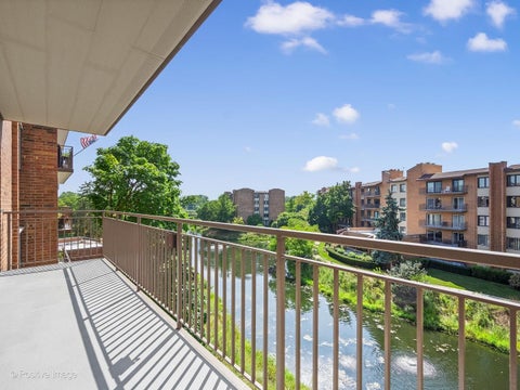 Tiny photo for 701 Lake Hinsdale Drive #410, Willowbrook, IL 60527 (MLS # 12764559)