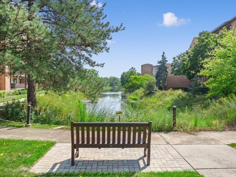 Tiny photo for 701 Lake Hinsdale Drive #410, Willowbrook, IL 60527 (MLS # 12764559)