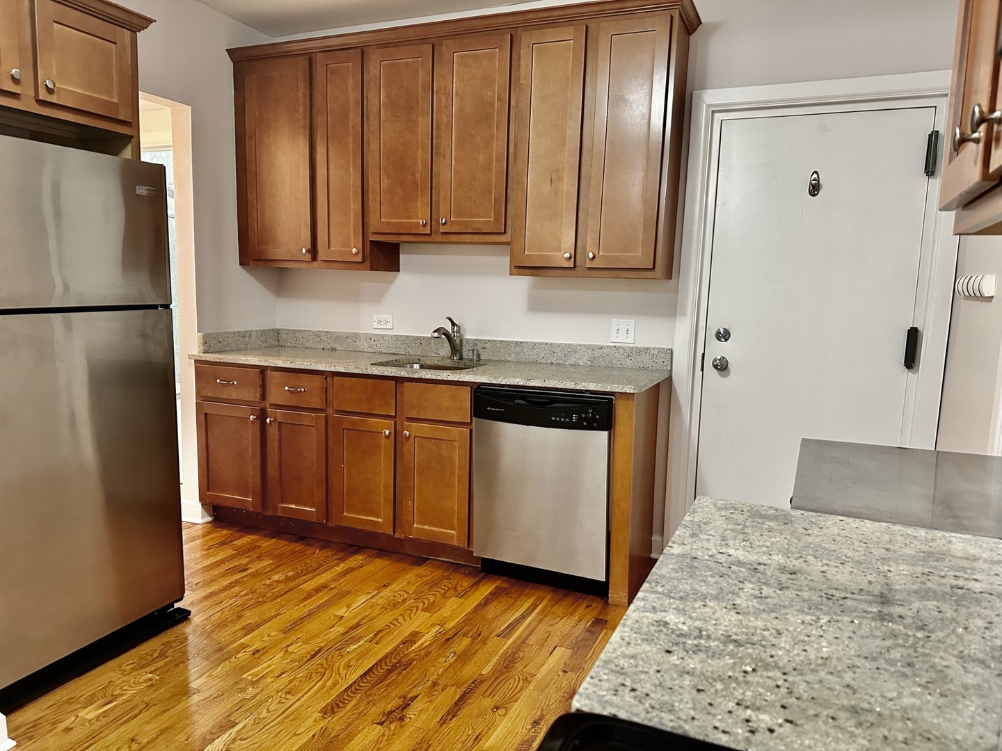 2233 W Shakespeare Avenue 2R