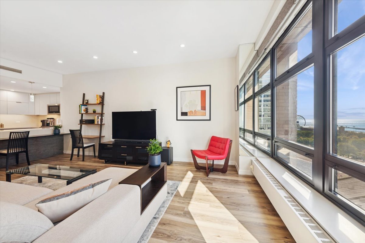 680 N Lake Shore Drive 1307