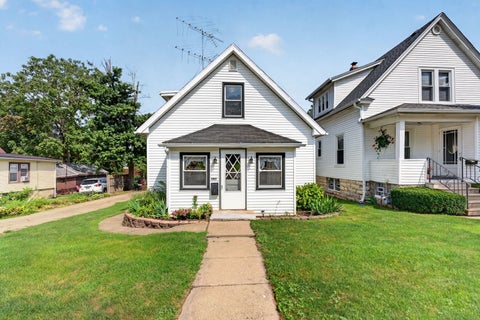 Tiny photo for 1107 Sterling Avenue, Joliet, IL 60432 (MLS # 12749953)