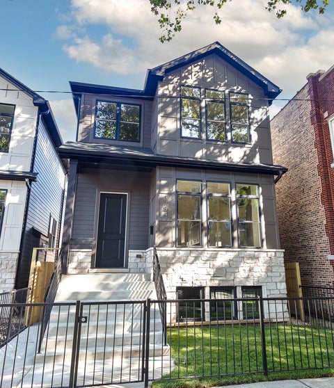 Photo of 3754 W Sunnyside Avenue, Chicago, IL 60625 (MLS # 12753249)
