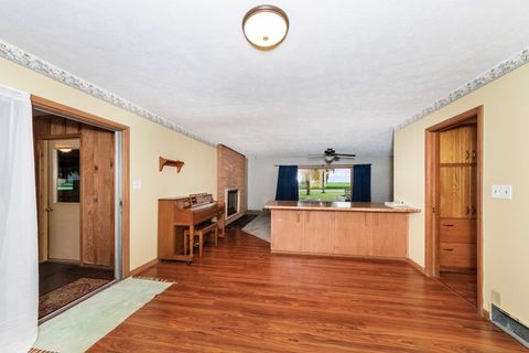 Tiny photo for 947 N 2nd Road, Dana, IL 61321 (MLS # 12454447)