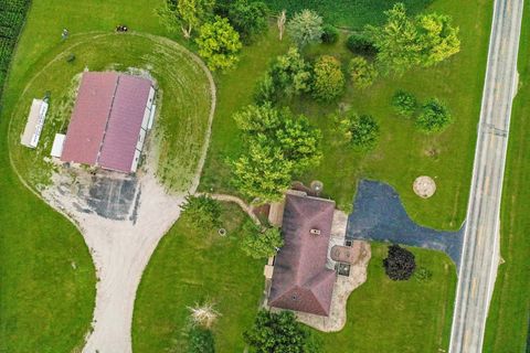 Tiny photo for 947 N 2nd Road, Dana, IL 61321 (MLS # 12454447)