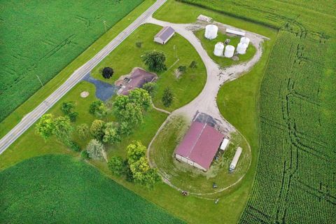 Tiny photo for 947 N 2nd Road, Dana, IL 61321 (MLS # 12454447)